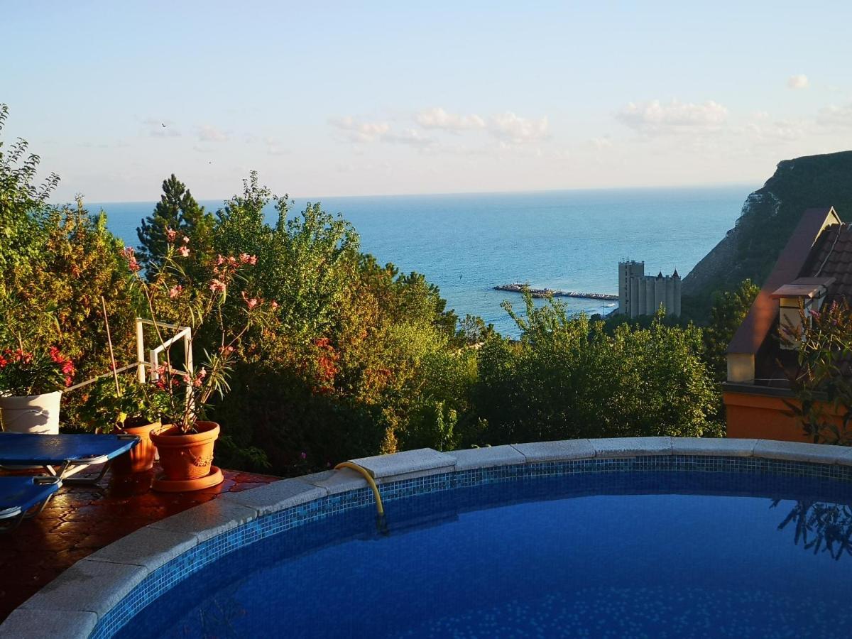 Seaview Apartment Complex Karia Kavarna Exteriér fotografie